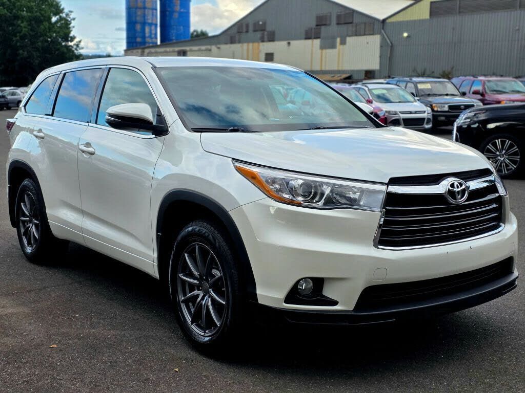 2016 TOYOTA Highlander
