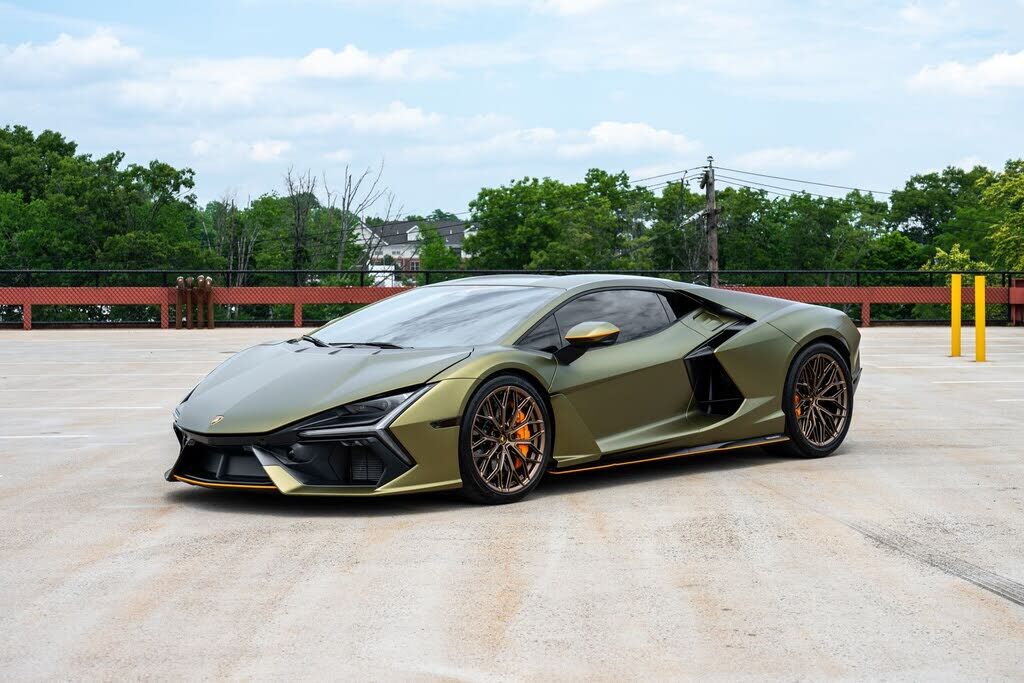 2025 LAMBORGHINI Revuelto
