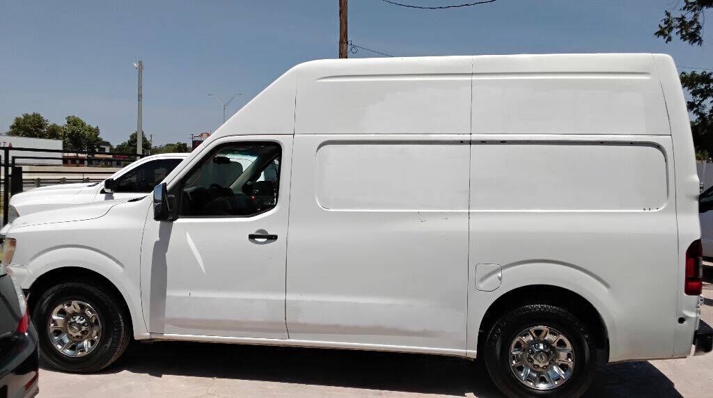 2013 NISSAN NV