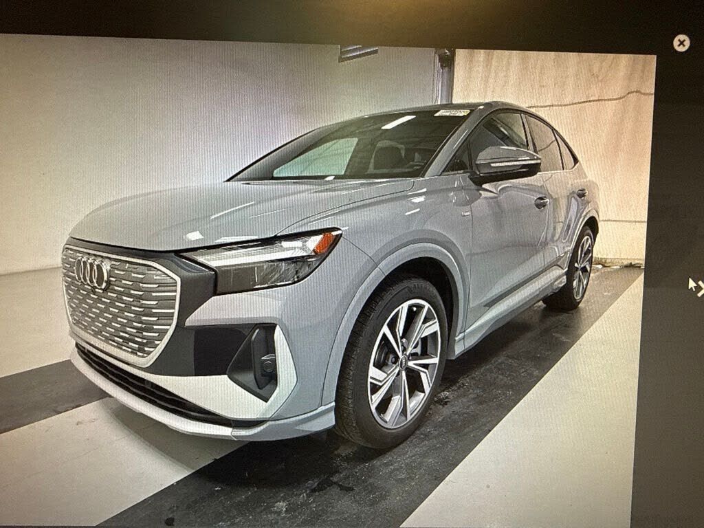 2025 AUDI Q4