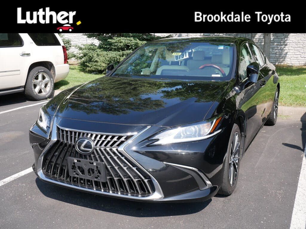 2022 LEXUS ES