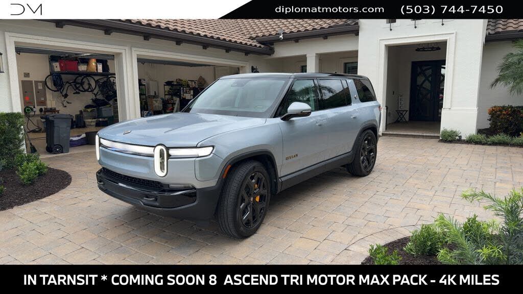 2025 RIVIAN R1S
