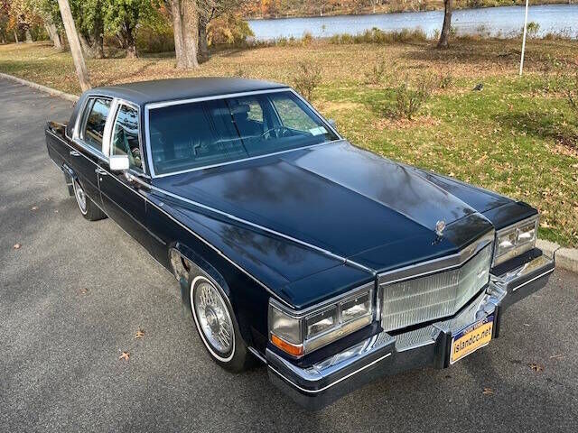 1985 CADILLAC Brougham