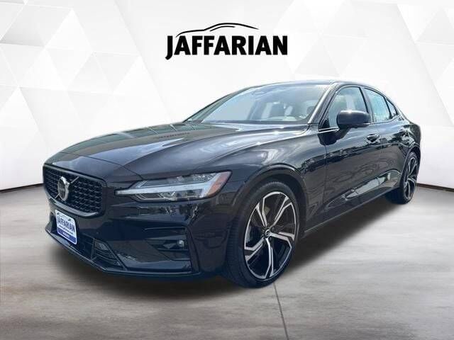 2025 VOLVO S60