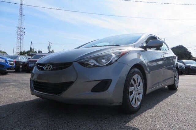 2012 HYUNDAI Elantra