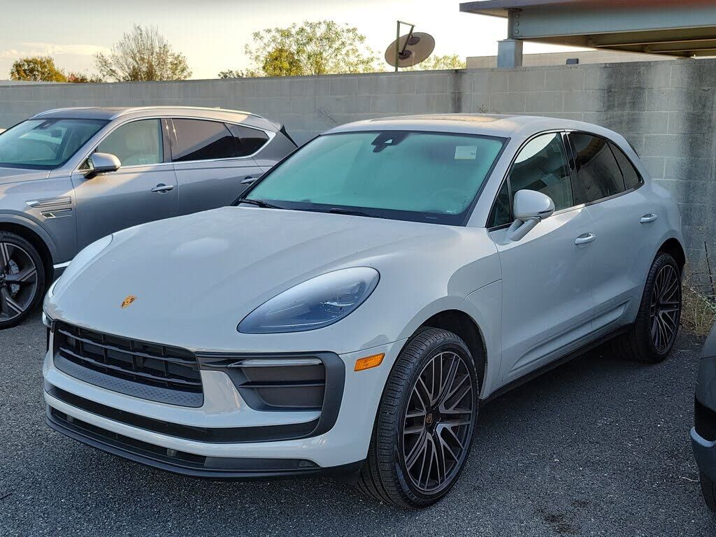 2022 PORSCHE Macan