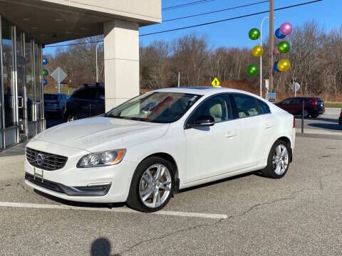 2015 VOLVO S60