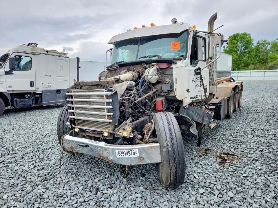 2006 MACK CV