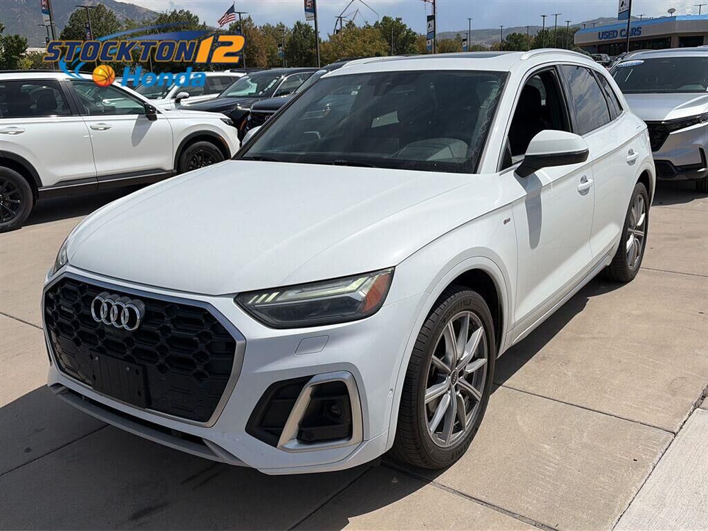 2021 AUDI Q5 e