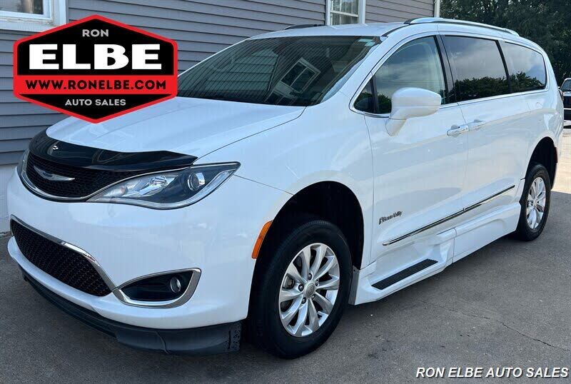 2019 CHRYSLER Pacifica