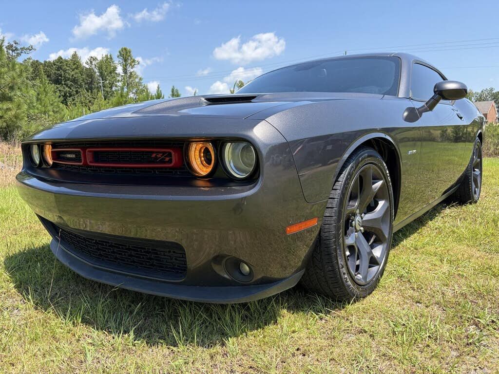 2017 DODGE Challenger