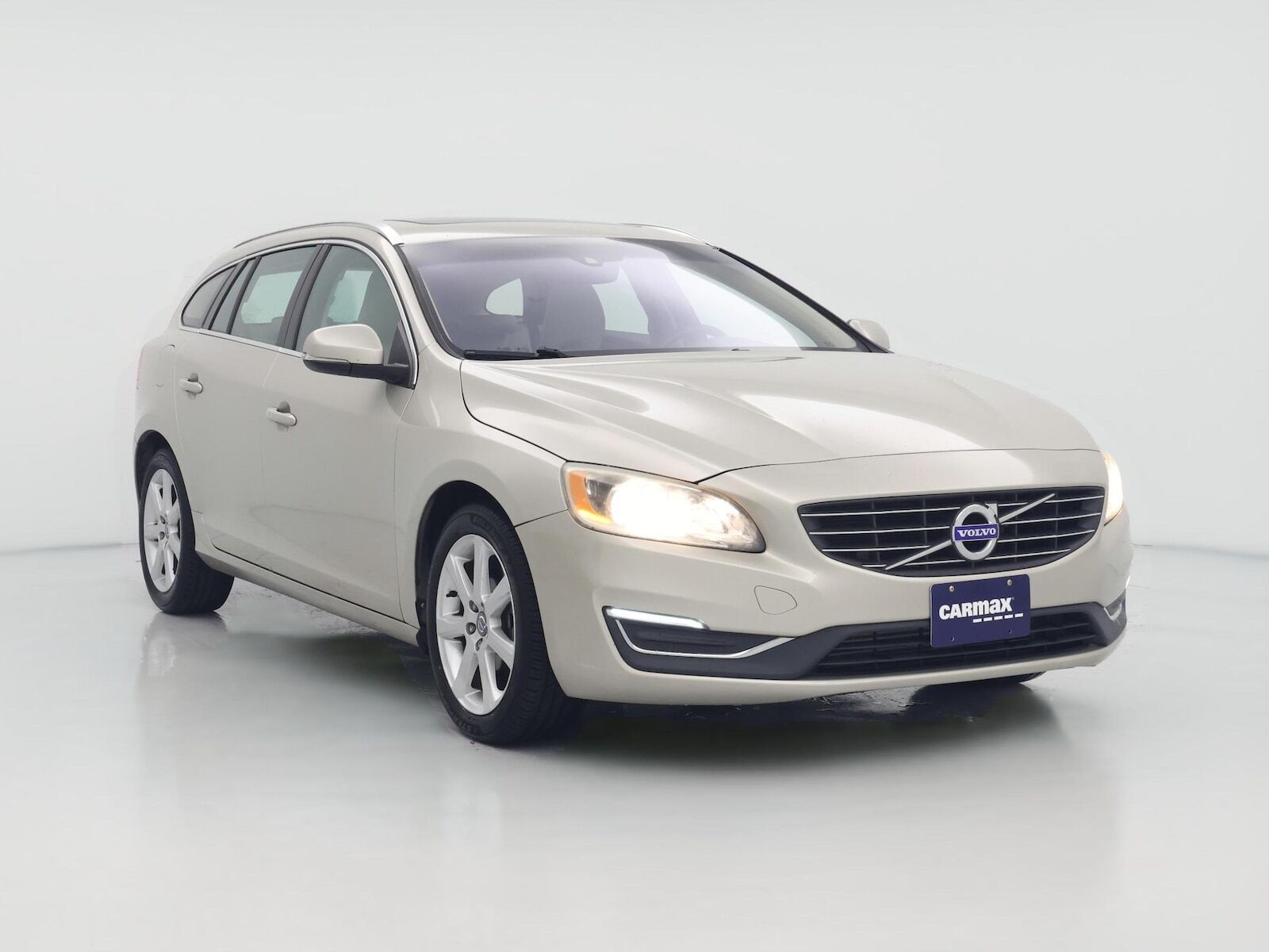 2017 VOLVO V60