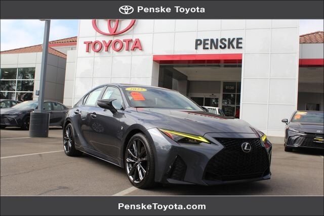 2022 LEXUS IS