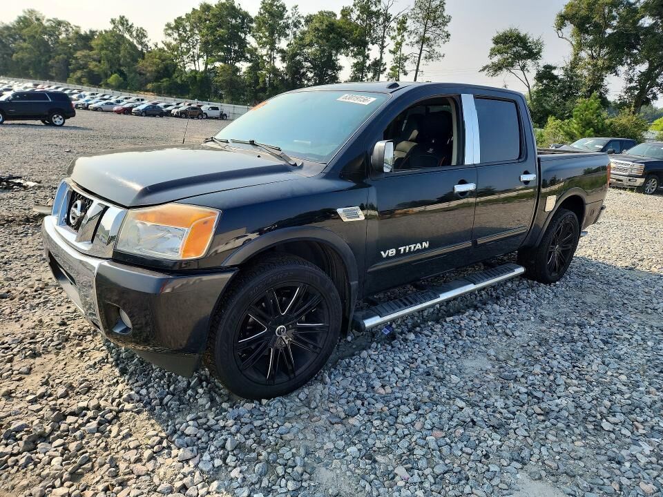 2015 NISSAN Titan