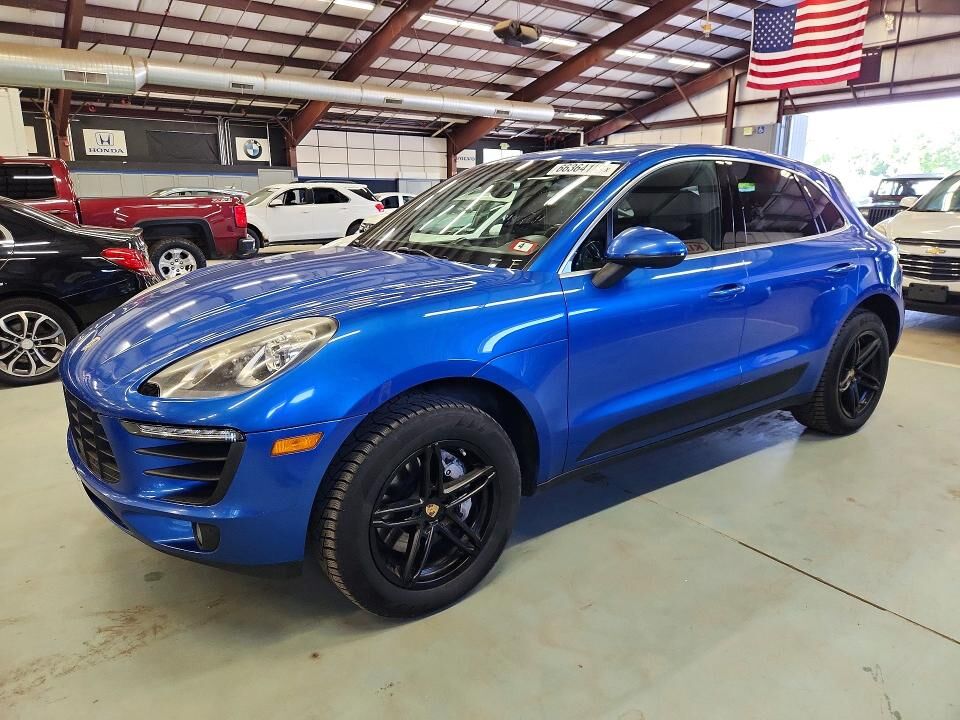 2016 PORSCHE Macan