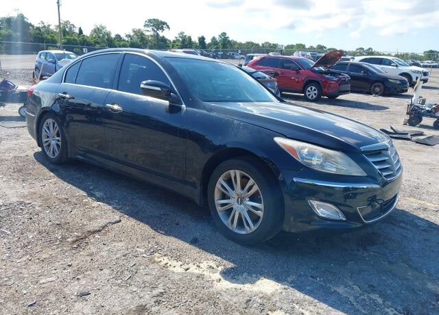 2013 HYUNDAI Genesis