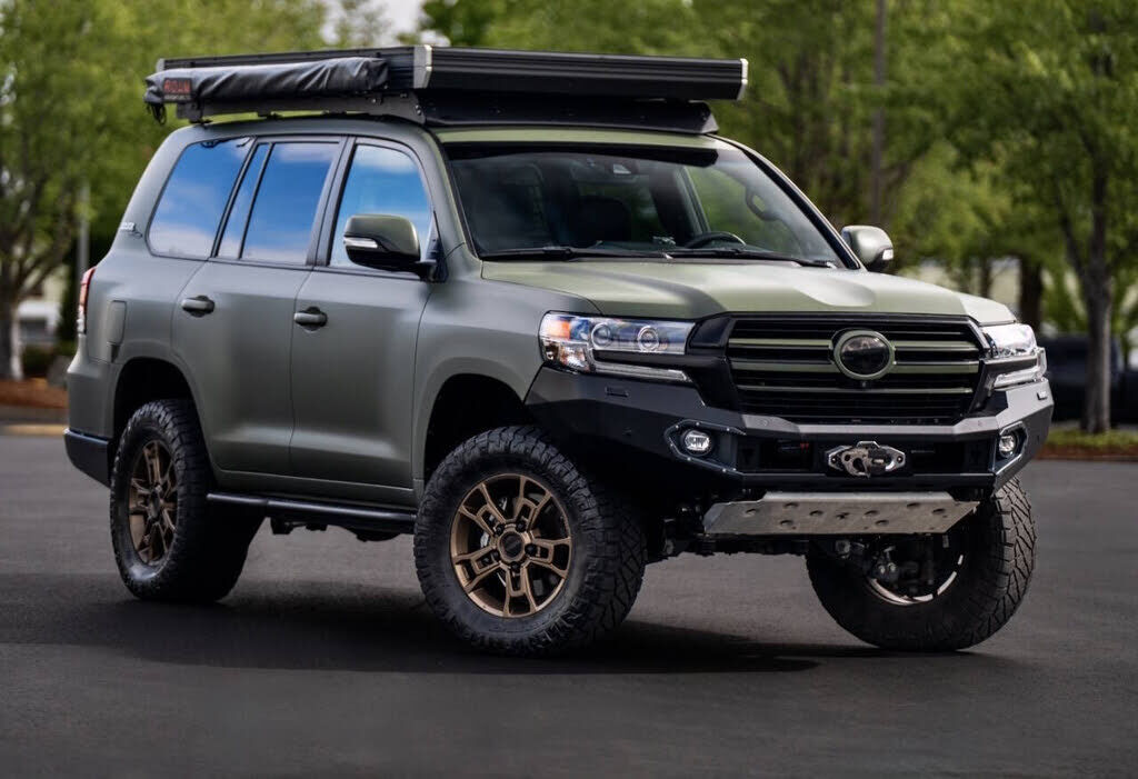 2020 TOYOTA Land Cruiser