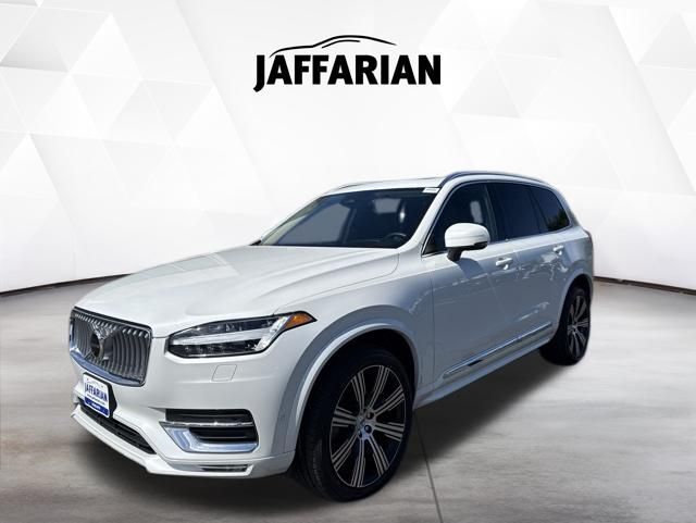2023 VOLVO XC90