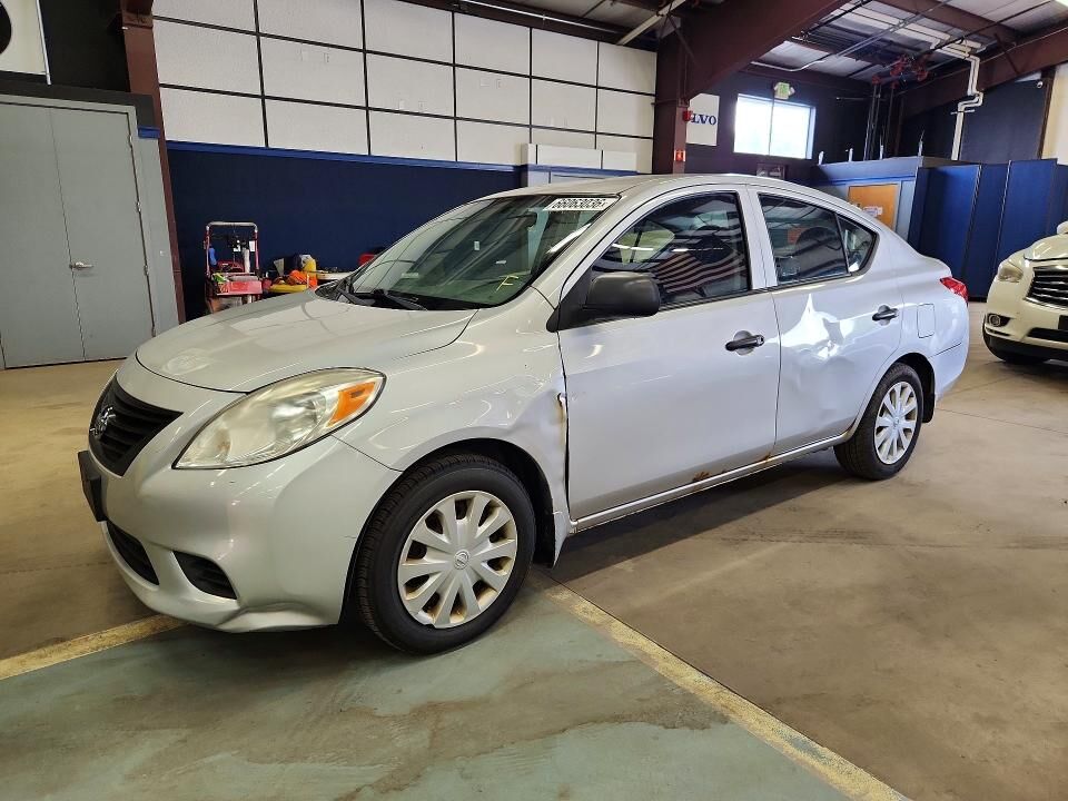 2013 NISSAN Versa