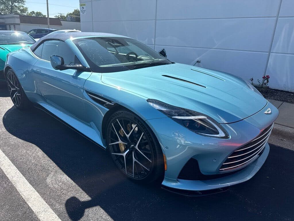 2024 ASTON MARTIN DB12