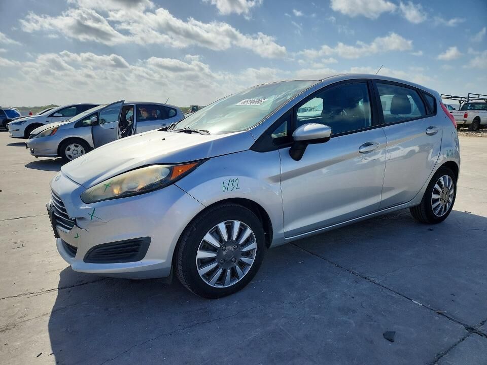 2016 FORD Fiesta