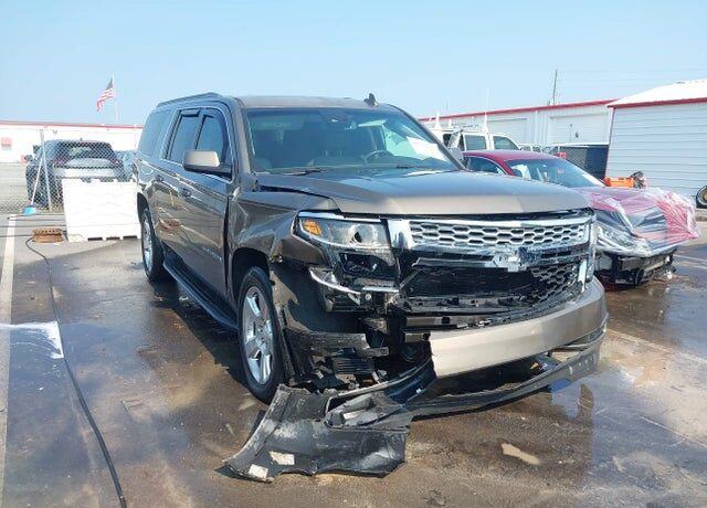 2016 CHEVROLET Suburban
