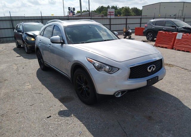 2017 INFINITI QX70