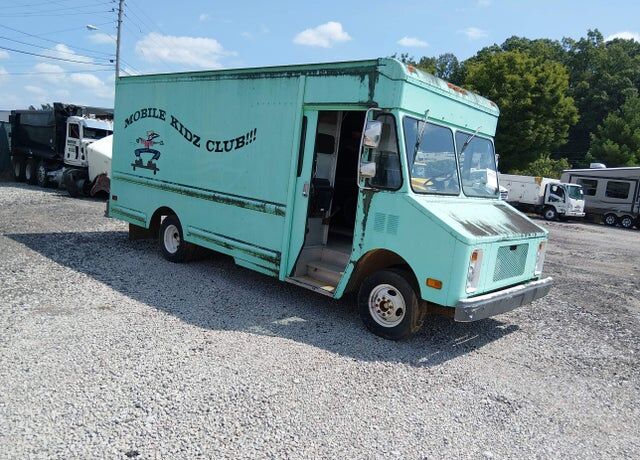 1991 CHEVROLET P - Series