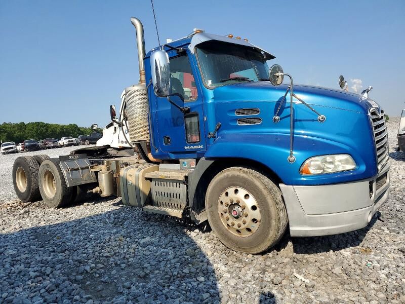 2016 MACK CXU