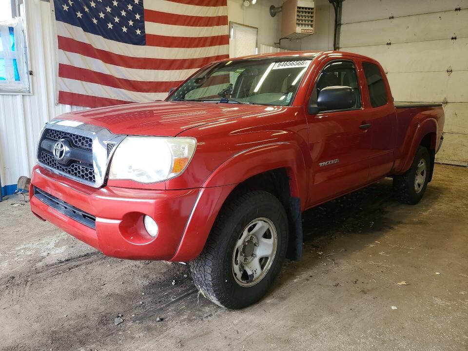 2011 TOYOTA Tacoma