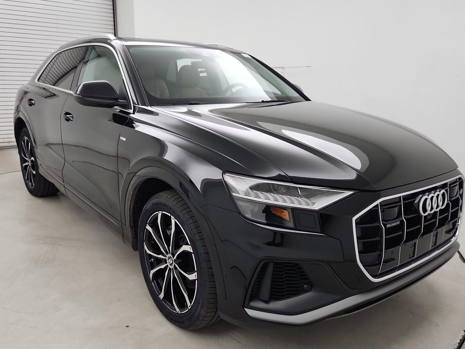 2023 AUDI Q8