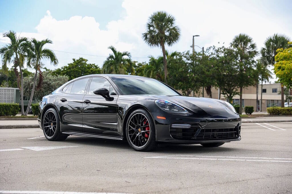 2019 PORSCHE Panamera