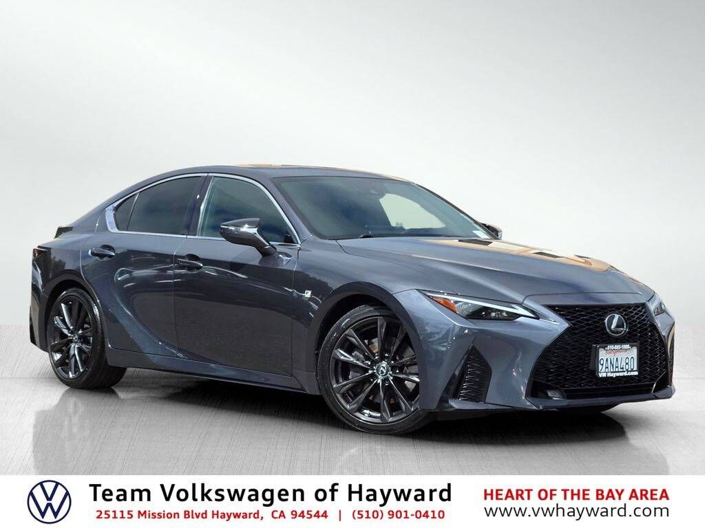 2022 LEXUS IS