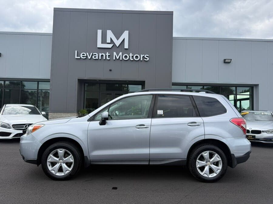2016 SUBARU Forester
