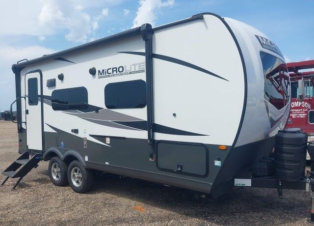 2025 FOREST RIVER Flagstaff Lite Weight Trailers