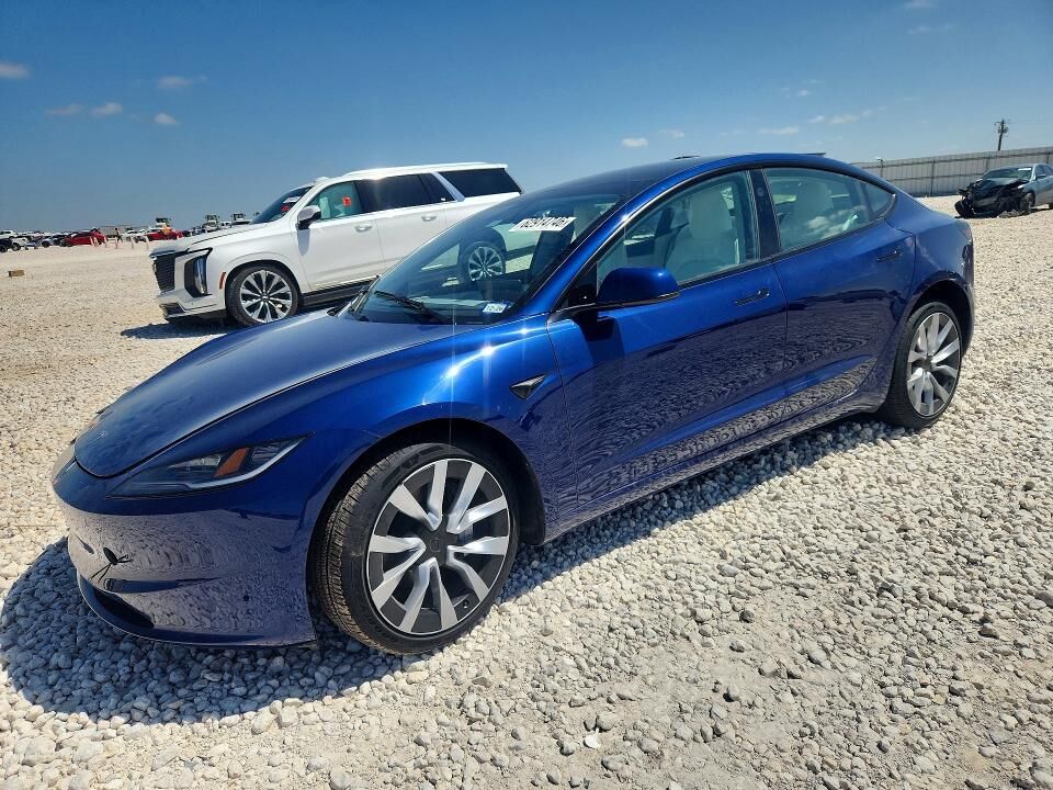 2025 TESLA Model 3