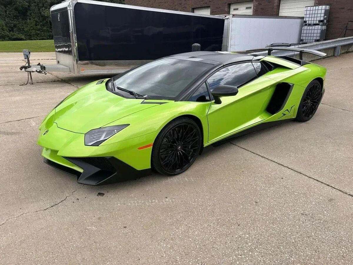 2017 LAMBORGHINI Aventador