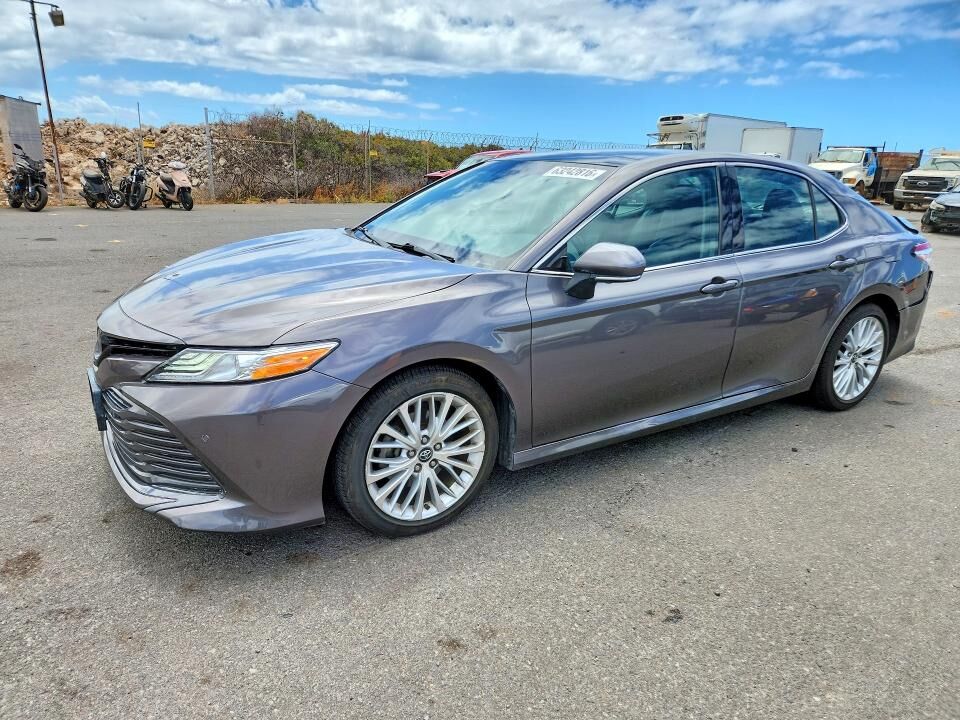 2018 TOYOTA Camry