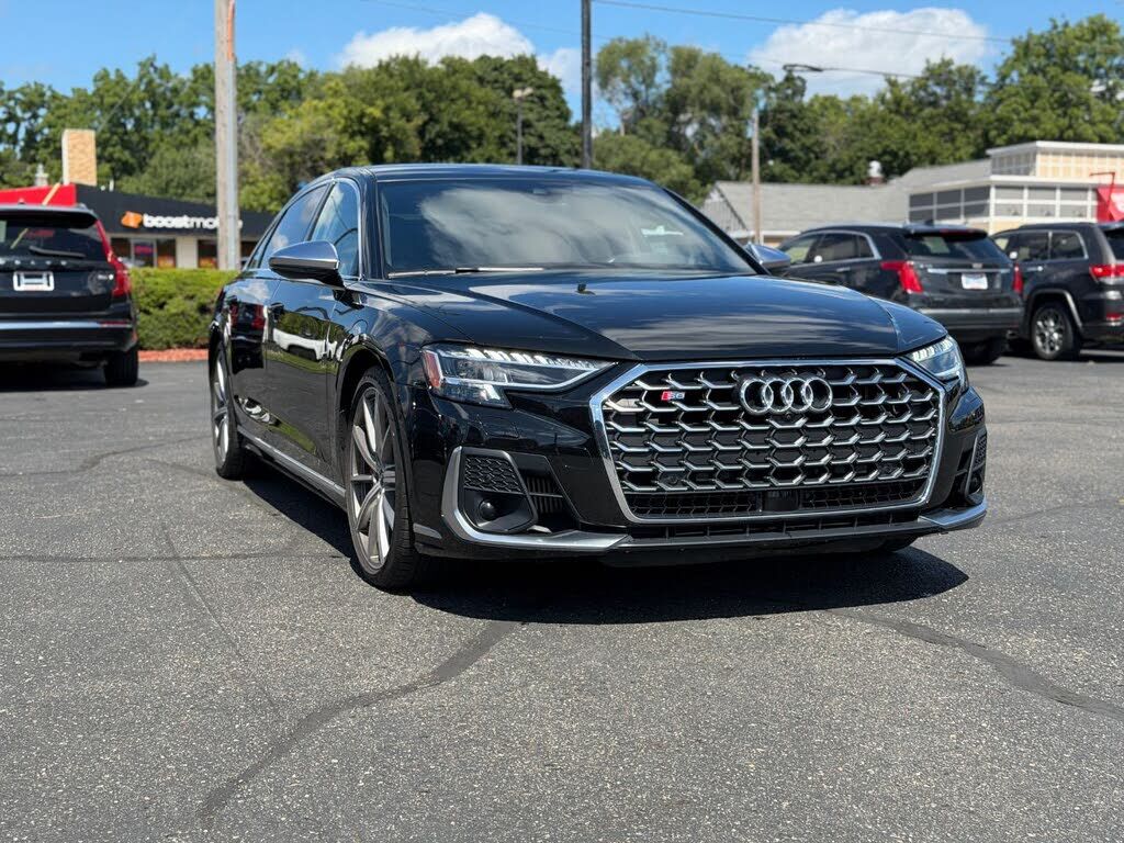 2023 AUDI S8