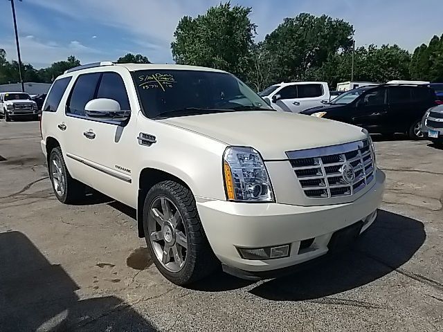 2011 CADILLAC Escalade