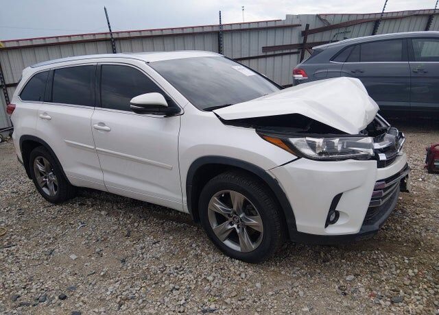 2019 TOYOTA Highlander