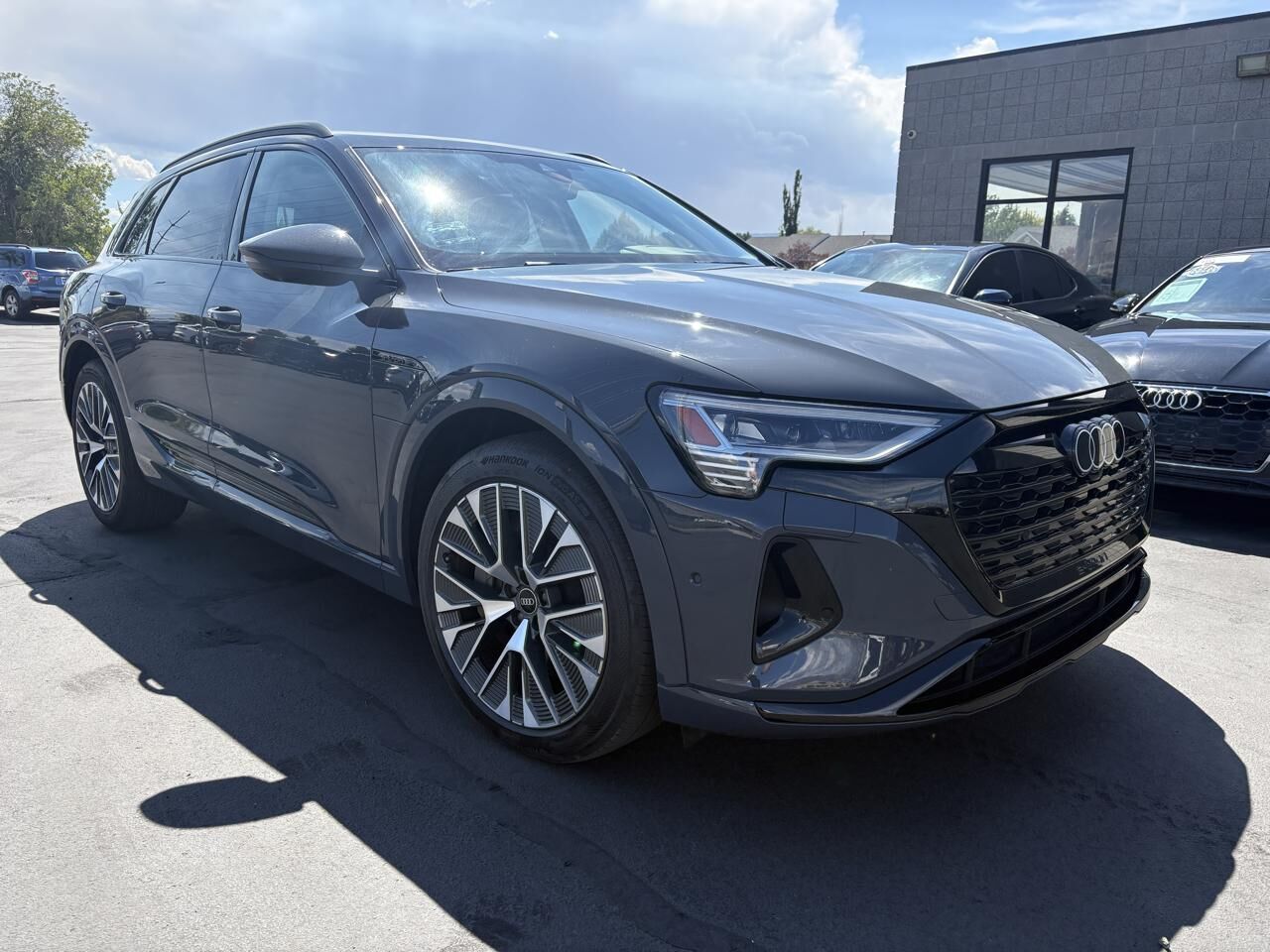 2024 AUDI Q8