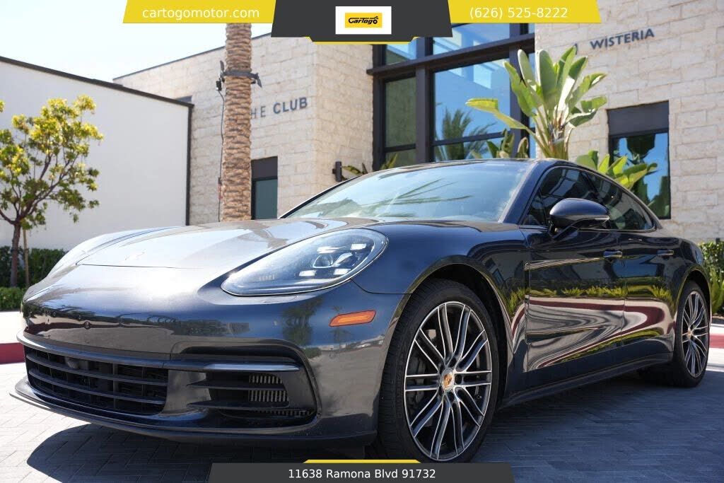 2017 PORSCHE Panamera