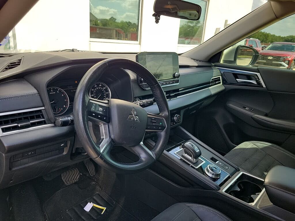 2022 MITSUBISHI Outlander