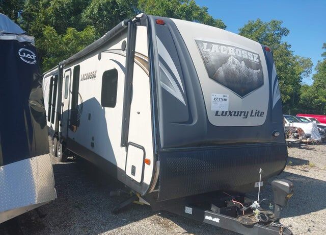2016 FOREST RIVER Lacrosse Towable
