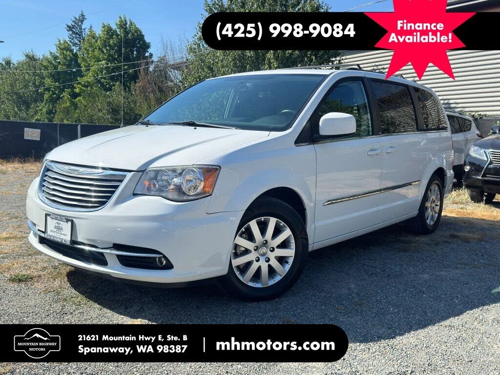 2014 CHRYSLER Town and Country