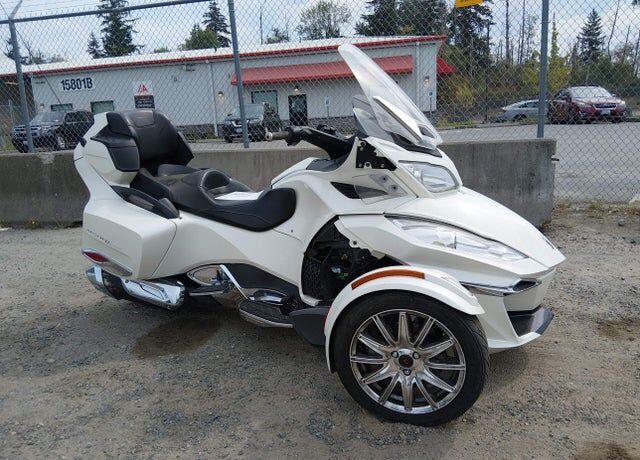 2015 SPYDER RT