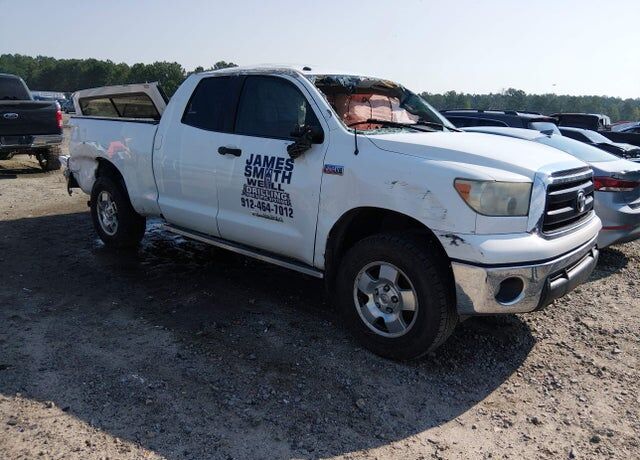 2013 TOYOTA Tundra