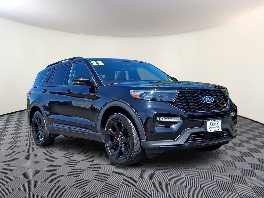 2023 FORD Explorer