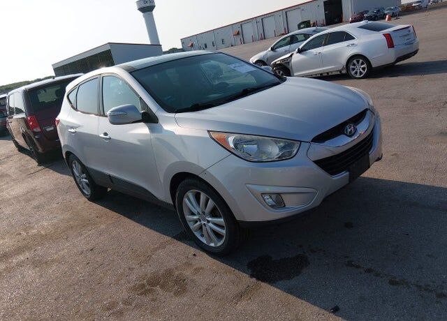 2011 HYUNDAI Tucson